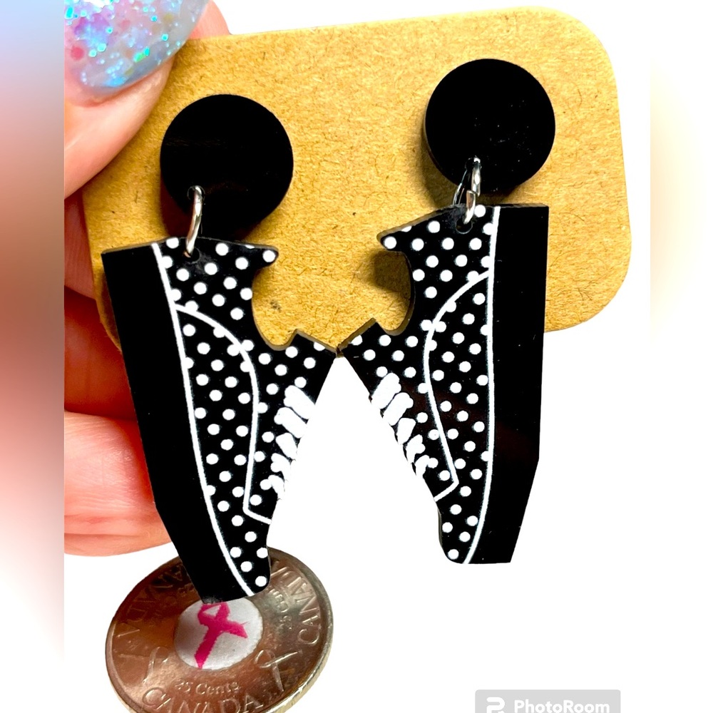 Last chance Cute acrylic running shoe earrings